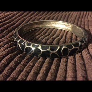 Bangle bracelet